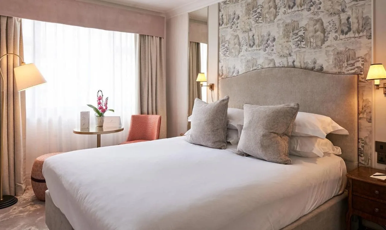 Standard Queen Room